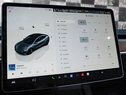 Used 2023 Tesla Model 3 Standard Range image 20