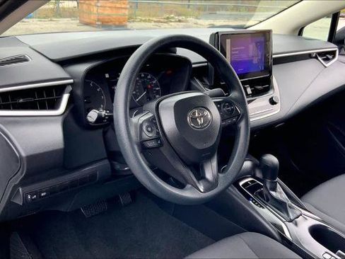 Certified 2025 Toyota Corolla LE image 17