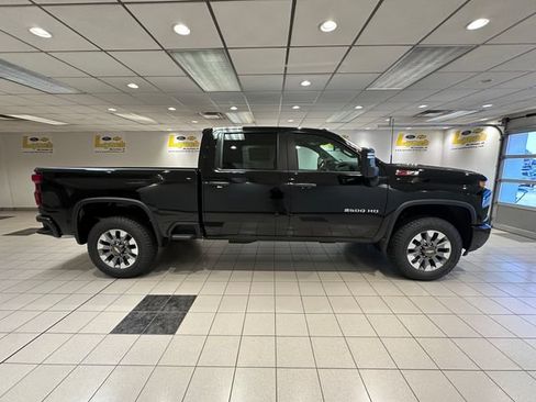 New 2026 Chevrolet Silverado 2500 Custom w/ Custom Value Package AWD/4WD image 3