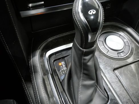 Used 2024 INFINITI QX80 Luxe image 25