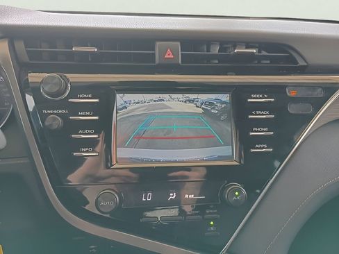 Used 2018 Toyota Camry SE FWD image 28