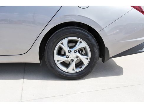Used 2023 Hyundai Elantra SE FWD image 30