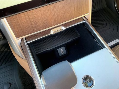 New 2026 Land Rover Range Rover SE image 23