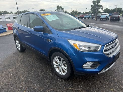 Used 2017 Ford Escape SE FWD image 4