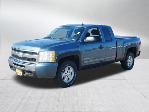 Used 2009 Chevrolet Silverado 1500 LT w/ Power Pack Plus AWD/4WD image 3
