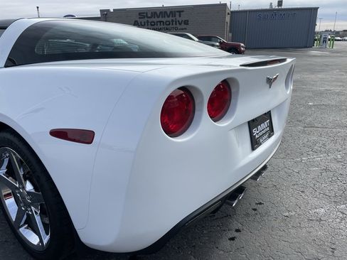 Used 2007 Chevrolet Corvette Coupe w/ Preferred Equipment Group image 30
