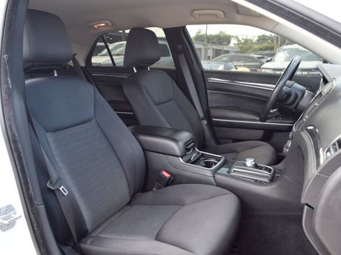 Used 2019 Chrysler 300 Touring w/ Sport Appearance Package RWD image 23