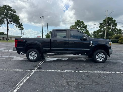 Used 2018 Ford F250 XL w/ STX Appearance Package AWD/4WD image 5