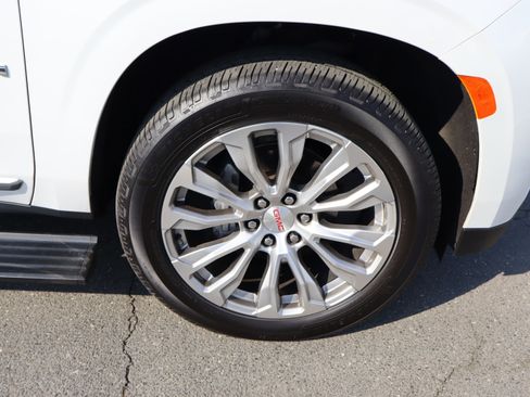 Used 2023 GMC Yukon Denali image 42