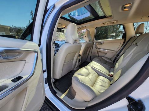 Used 2013 Volvo XC60 T6 image 24