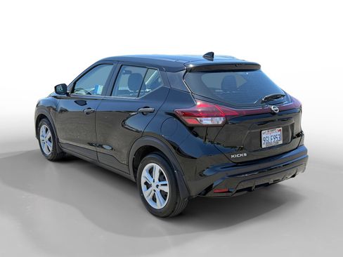 Used 2023 Nissan Kicks S FWD image 3