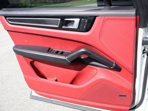 Used 2022 Porsche Cayenne GTS image 35