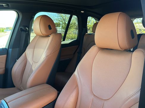 Used 2022 BMW X5 xDrive40i w/ Premium Package image 14