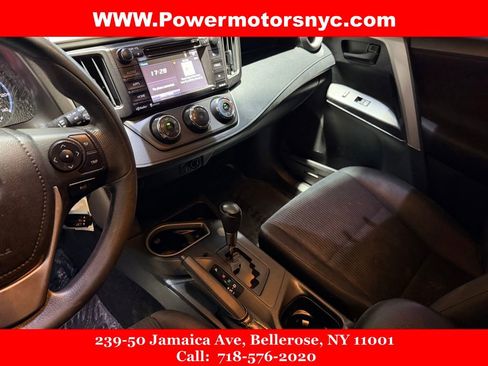 Used 2018 Toyota RAV4 LE image 33