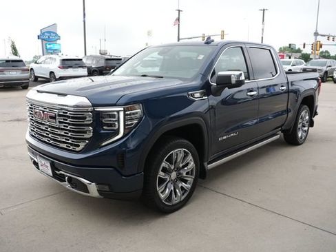 Used 2023 GMC Sierra 1500 Denali w/ Denali Reserve Package AWD/4WD image 31