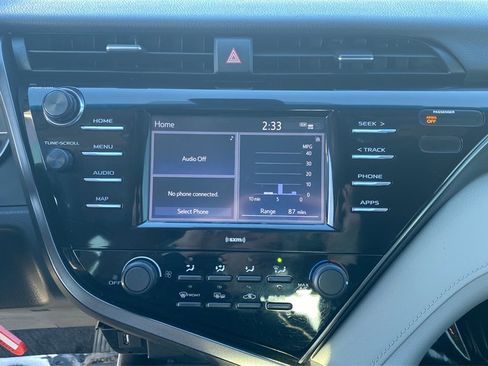 Used 2020 Toyota Camry LE image 26