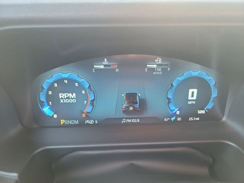 New 2025 Ford Bronco Badlands image 16