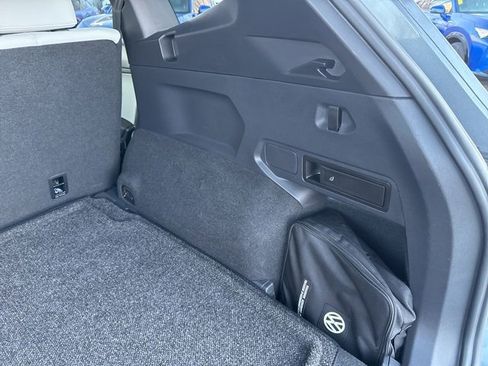 Used 2021 Volkswagen Tiguan SE R-Line image 24