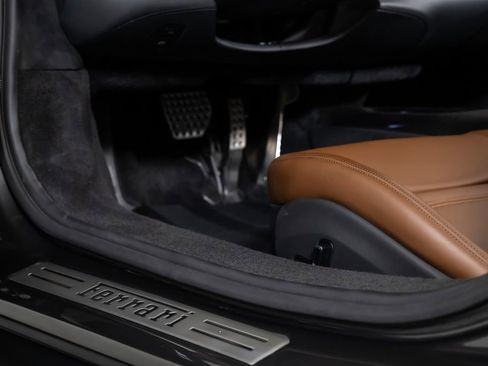 Used 2023 Ferrari 296 GTS image 32