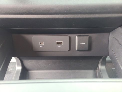 Used 2023 Land Rover Defender 110 Carpathian Edition image 27