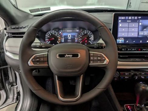 Used 2025 Jeep Compass Limited AWD/4WD image 16