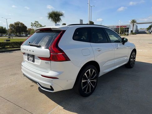 Used 2023 Volvo XC60 B5 Plus image 5
