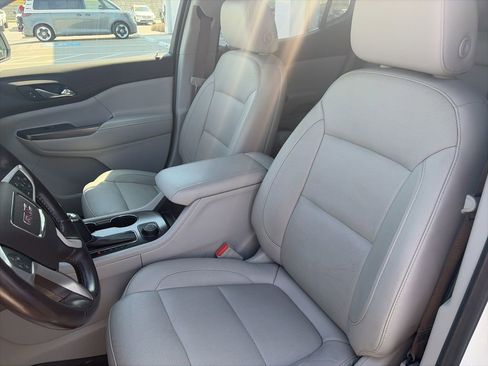 Used 2019 GMC Acadia SLT image 25