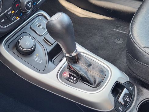 Used 2019 Jeep Compass Latitude image 20