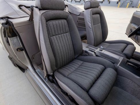 Used 1990 Ford Mustang GT image 4