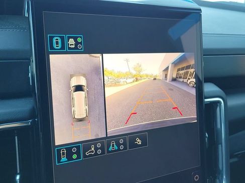 Certified 2025 GMC Yukon Denali AWD/4WD image 37