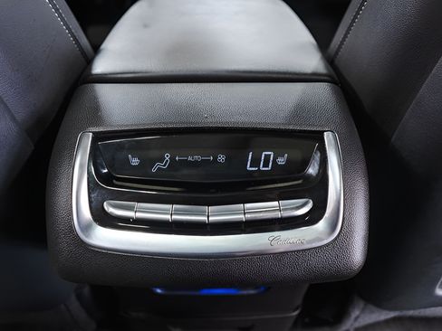 Used 2023 Cadillac XT6 Premium Luxury FWD image 36