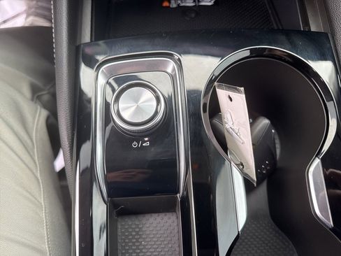 Used 2024 Buick Envision Sport Touring image 18