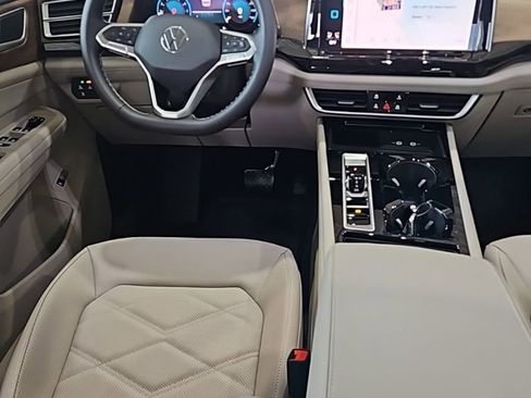 New 2026 Volkswagen Atlas SE FWD image 28