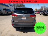 Used 2017 Toyota Highlander SE image 4