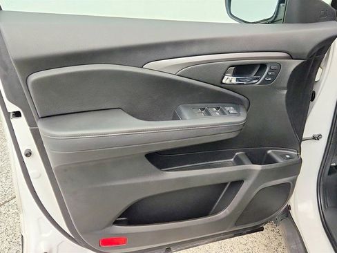 Used 2023 Honda Ridgeline RTL image 11