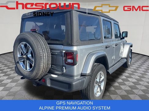 Used 2018 Jeep Wrangler Unlimited Sahara image 5