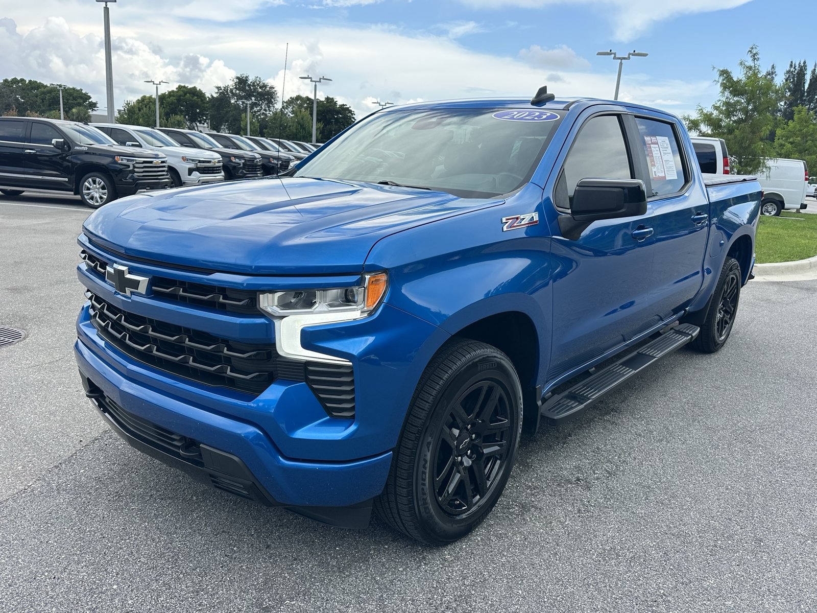 Used 2023 Chevrolet Silverado 1500 RST w/ Convenience Package II AWD/4WD image 5