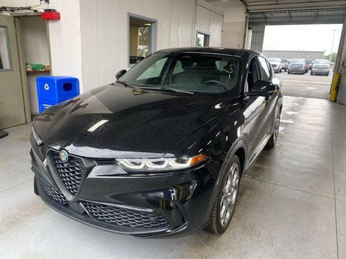 Used 2024 Alfa Romeo Tonale Veloce AWD/4WD image 2