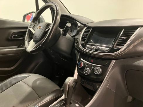 Used 2018 Chevrolet Trax LT w/ LT Convenience Package image 40