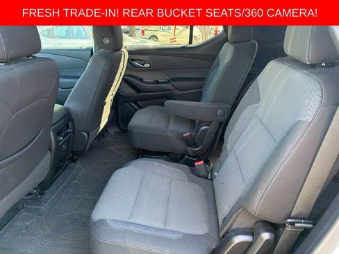 Used 2022 Chevrolet Traverse LT FWD image 11