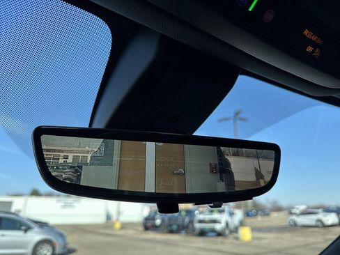 Used 2021 Chevrolet Tahoe Premier w/ Premium Package image 31