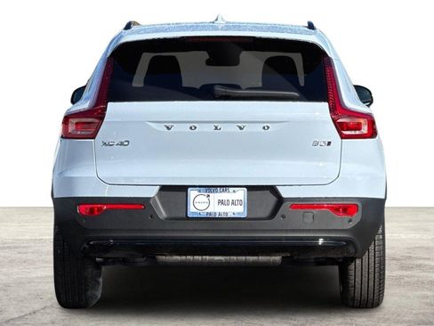 New 2026 Volvo XC40 B5 Ultra w/ Climate Package AWD/4WD image 8