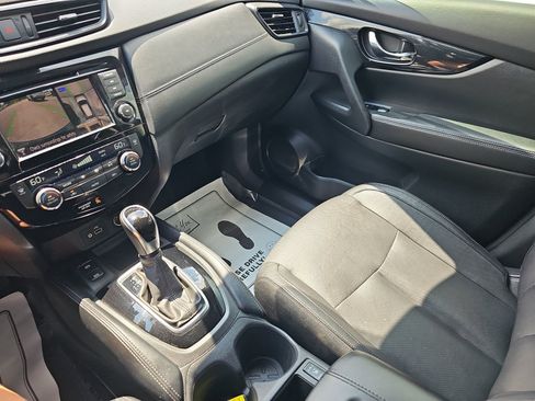 Used 2020 Nissan Rogue SL FWD image 22