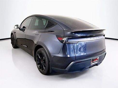Used 2026 Tesla Model Y 2WD image 24
