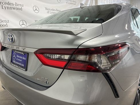 Used 2022 Toyota Camry SE w/ Audio Upgrade Package image 8