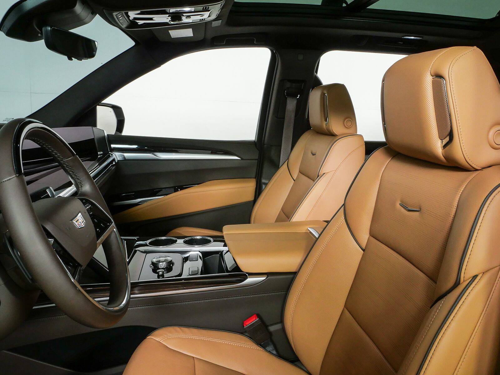 Used 2025 Cadillac Escalade Premium Luxury w/ LPO, Radiant Package RWD image 5