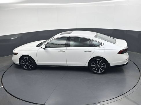 Used 2024 Honda Accord Touring image 23
