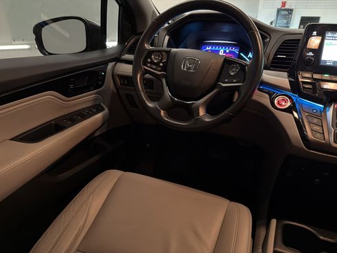 Used 2023 Honda Odyssey Touring image 14