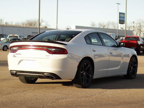 Used 2020 Dodge Charger SXT w/ Blacktop Package image 7