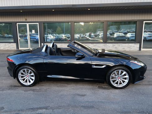 Used 2017 Jaguar F-TYPE Convertible image 4
